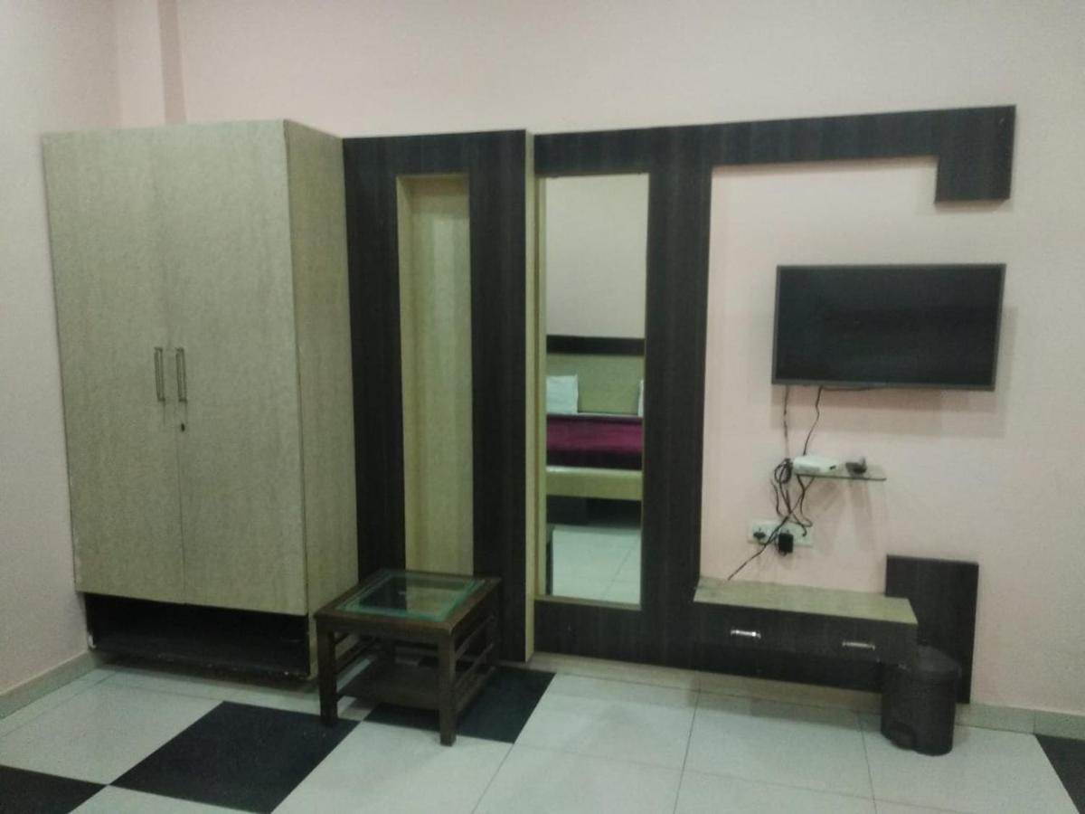 Negi'S Grand By Wb Hotels Kanpur Esterno foto