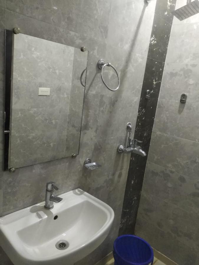 Negi'S Grand By Wb Hotels Kanpur Esterno foto